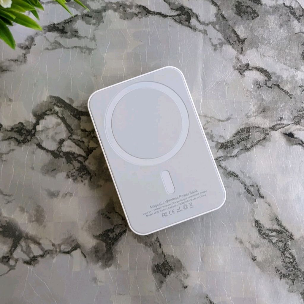 10,000mAh MagSafe Wireless Power Bank for iPhone – Fast, Portable Charging